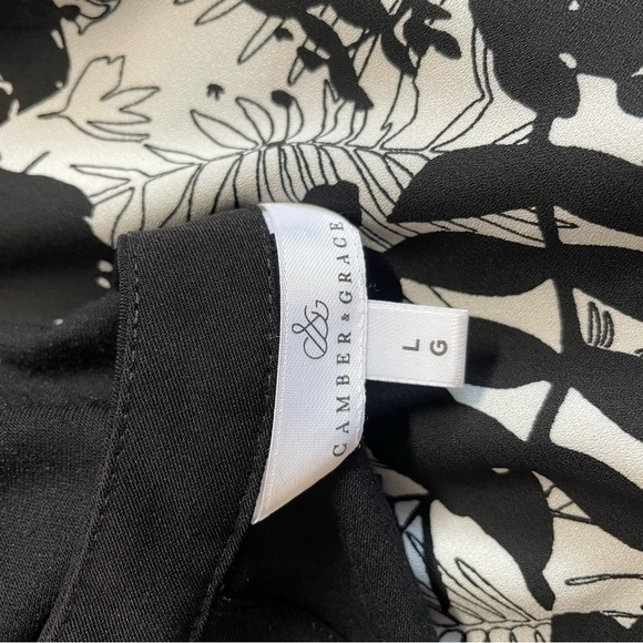 Black and white floral sleeveless blouse - Picture 4 of 6